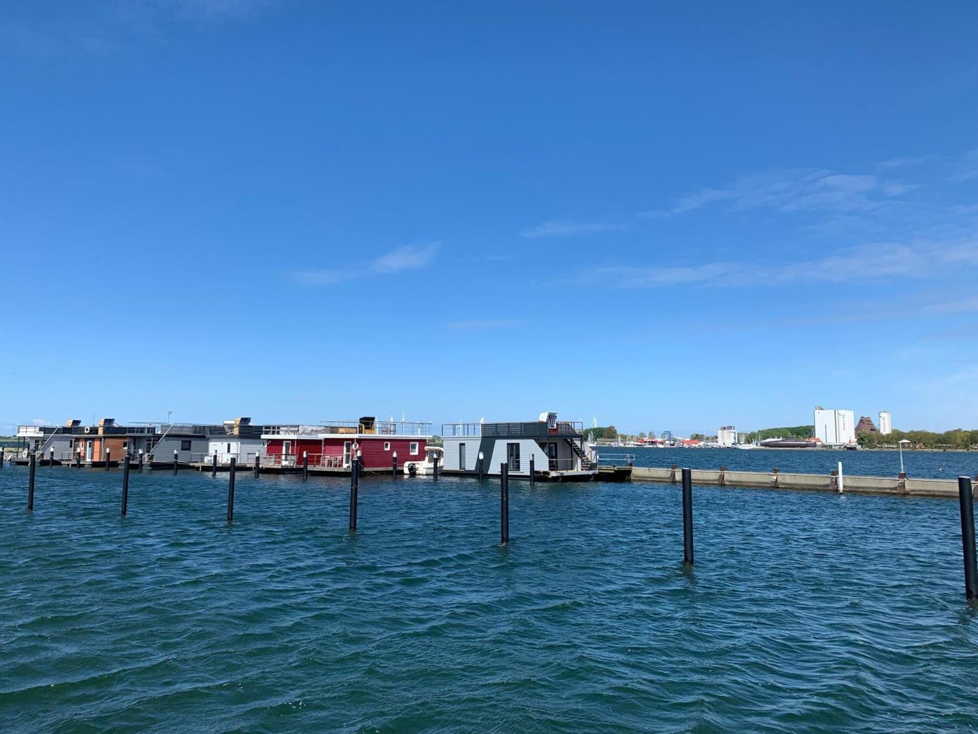 Hausboot Bali Hotel Fehmarn Bagian luar foto